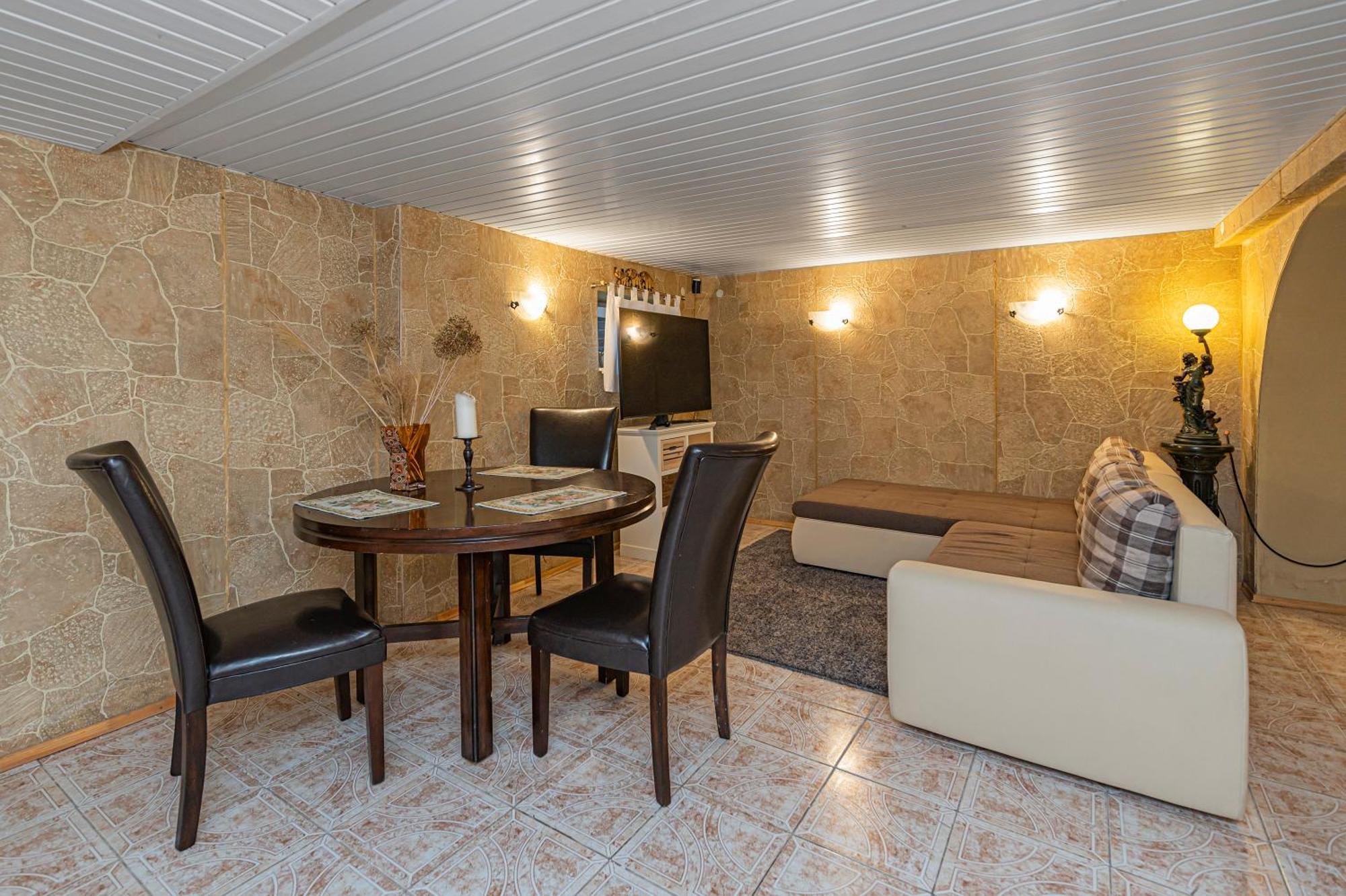Apartment Spacious By Polo Kaunas